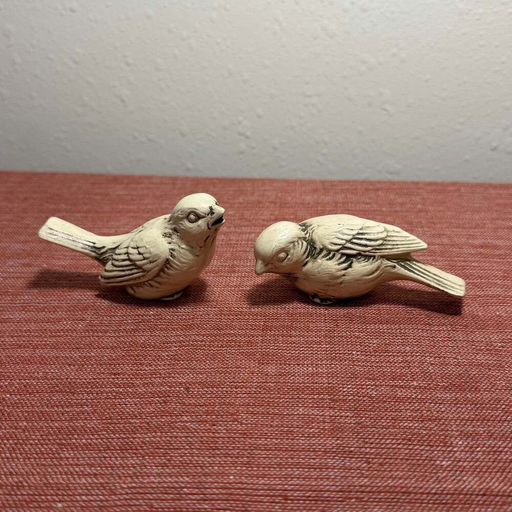 Vintage Lefton White Bisque Porcelain Sparrows Birds Figurine 2pc Set #03061